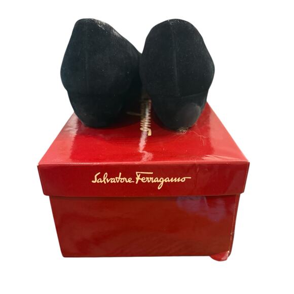 Salvatore Ferragamo Black Suede Heeled Loafers Size 9 Gold Accent Balocco Style - Picture 4 of 6